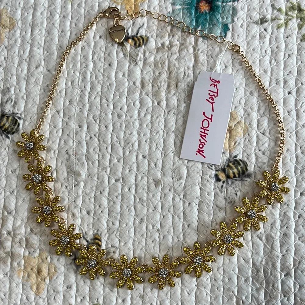Betsey Johnson Adjustable Pavé Yellow Daisy Frontal Necklace NWT - Picture 3 of 9